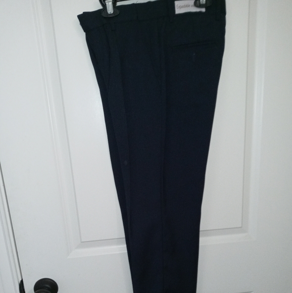 Boys suit - Picture 2 of 3